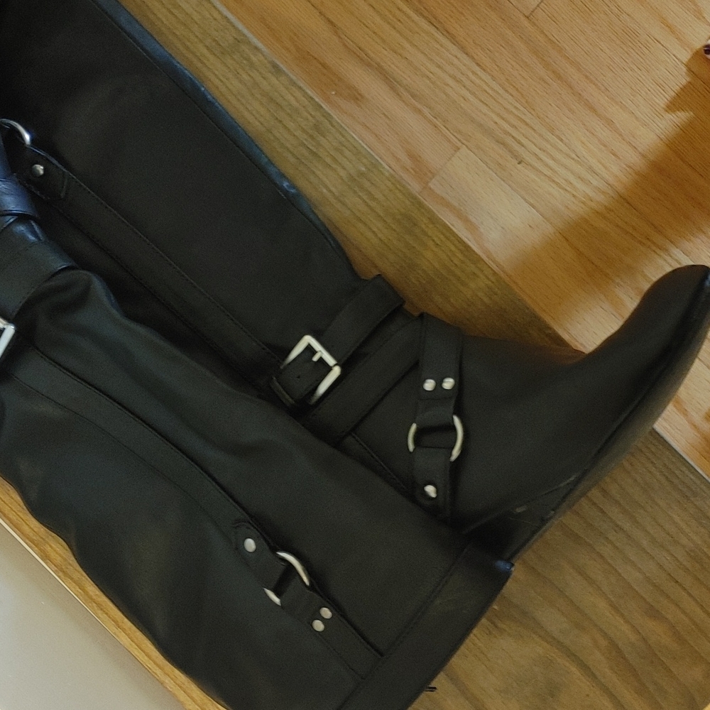 Black Boots